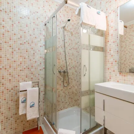 Casa Mergoux - Quiet - Spacious - Ac - Wi-fi - Smart Tv * טאווירה